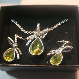 Avon Elegant Silver and Green Jewelry Set